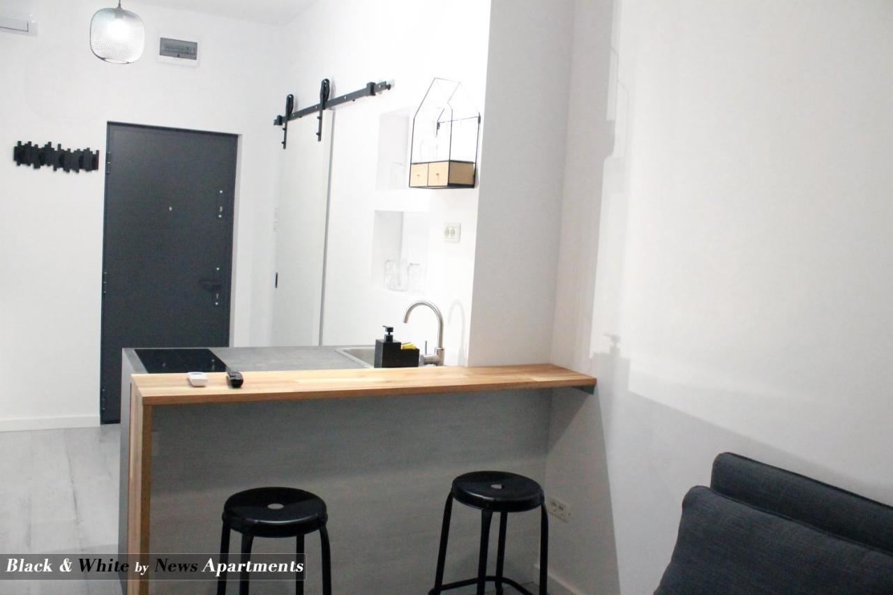 Black & White - News Apartment 布加勒斯特 外观 照片